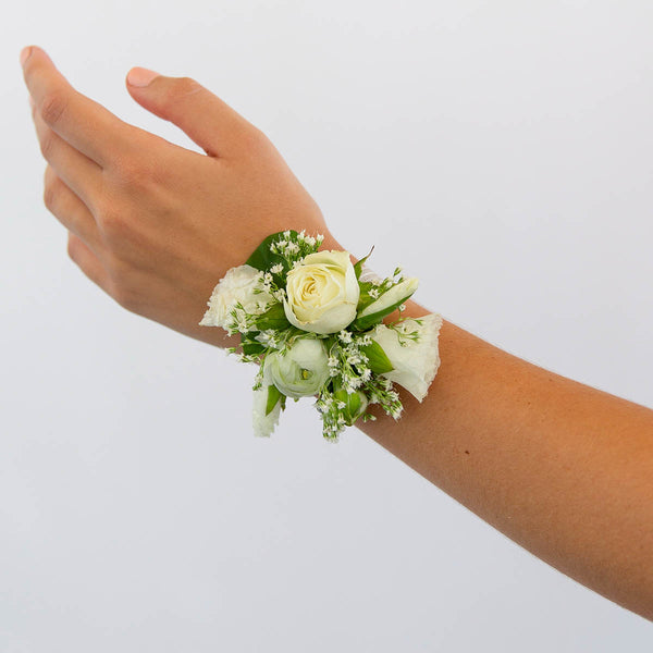 White, green, and accents of gold is classic(Promotion)